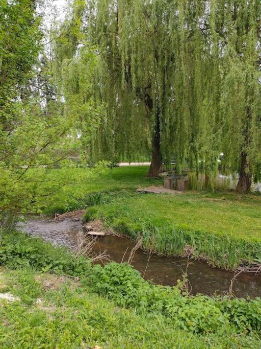 Villa Le Calme A La Source Brechamps Exterior foto